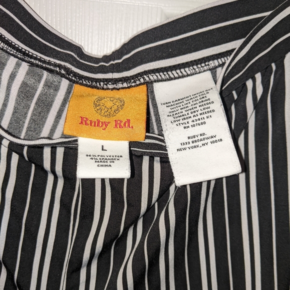 🌞 3/$15 Ruby Rd Striped Gaucho Pants, Size L *flaw* - Picture 4 of 5